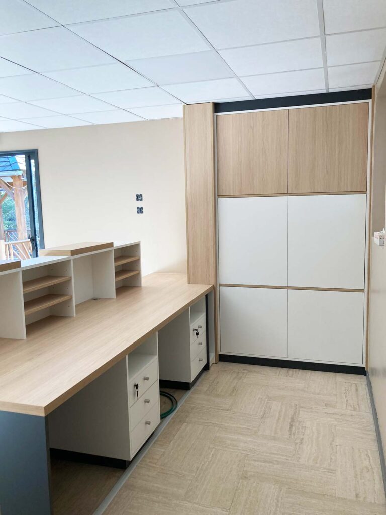 Comptoir professionnel menuiserie aménagement intérieur