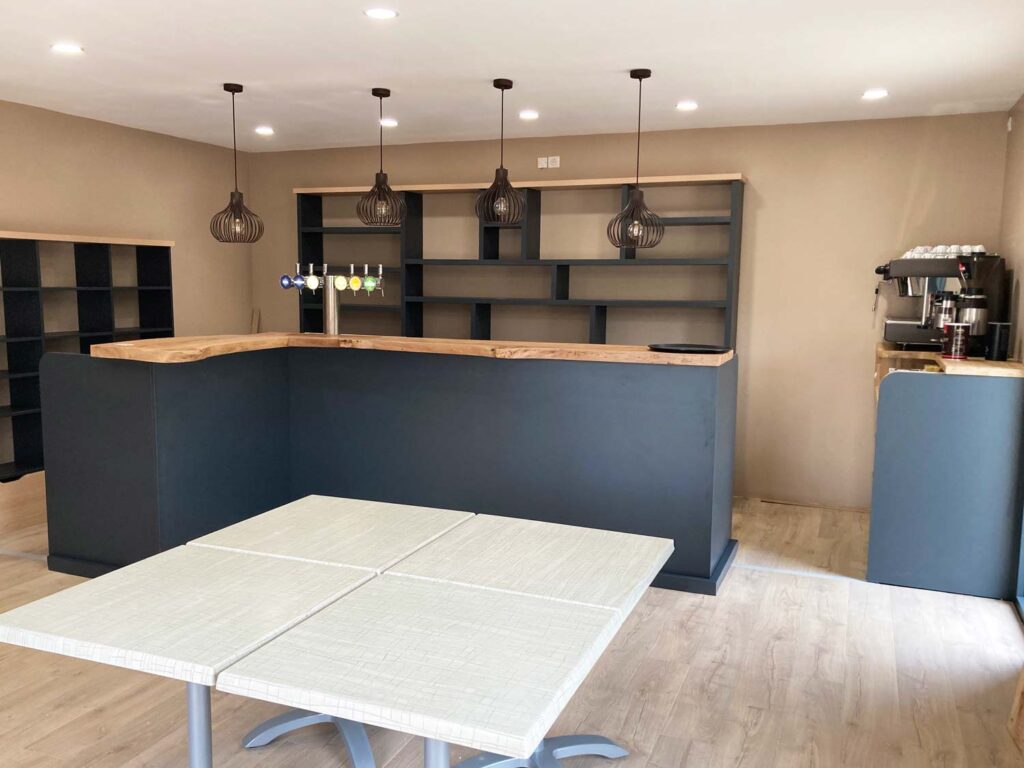 Comptoir professionnel menuiserie aménagement intérieur