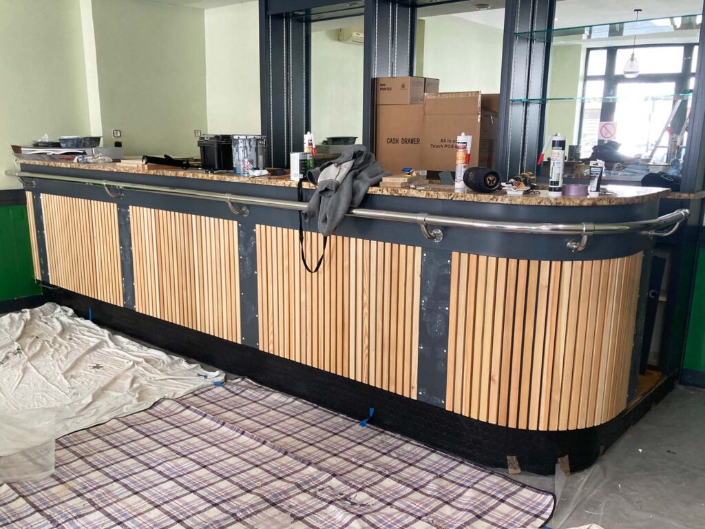 Comptoir professionnel menuiserie aménagement intérieur
