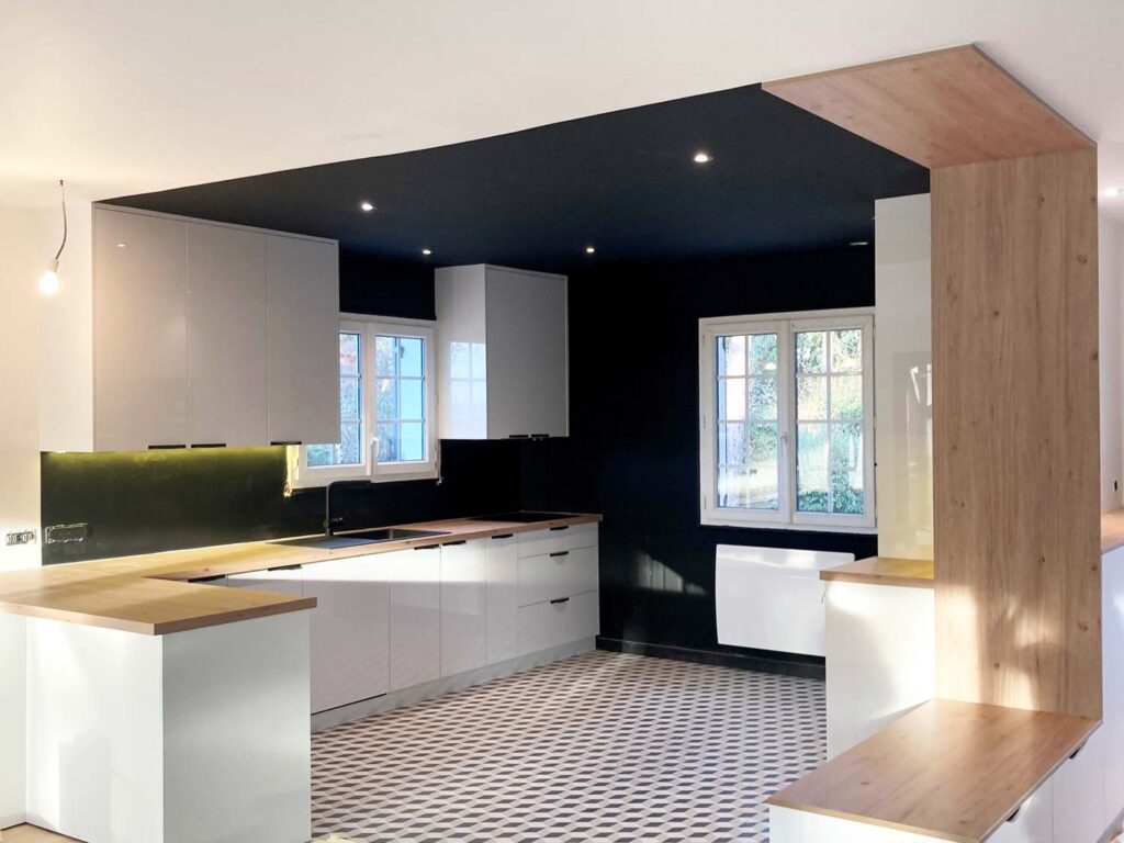 Cuisine bois menuiserie aménagement intérieur